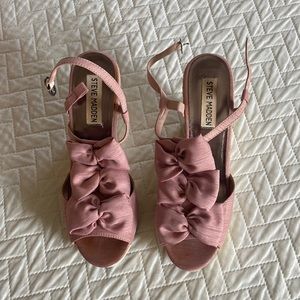 Steve Madden Blush Bow Wedges